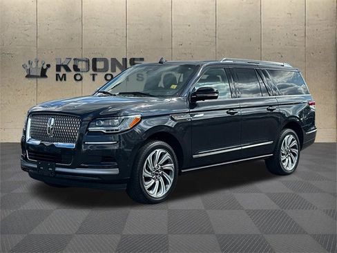 Used 2022 Lincoln Navigator L Reserve image 1