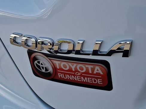 Certified 2024 Toyota Corolla LE image 28