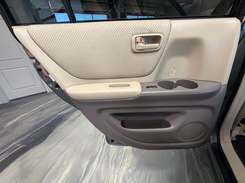 Used 2007 Toyota Highlander 4WD V6 w/ 3rd Row image 47