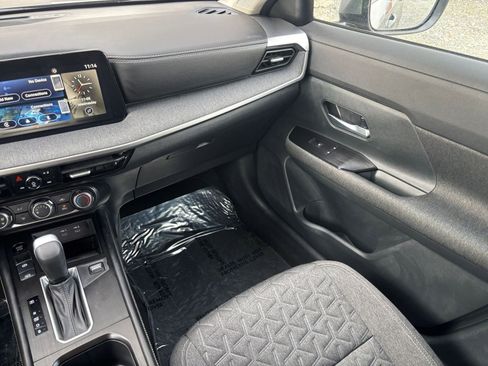 Used 2025 Nissan Kicks SV image 31