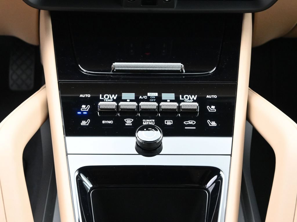 Certified 2025 Porsche Cayenne E-Hybrid AWD/4WD image 24