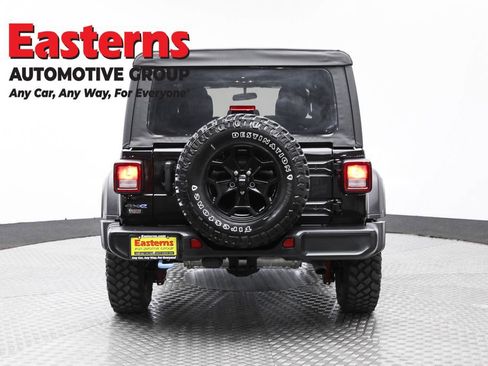 Used 2023 Jeep Wrangler Unlimited w/ Cold Weather Group AWD/4WD image 6