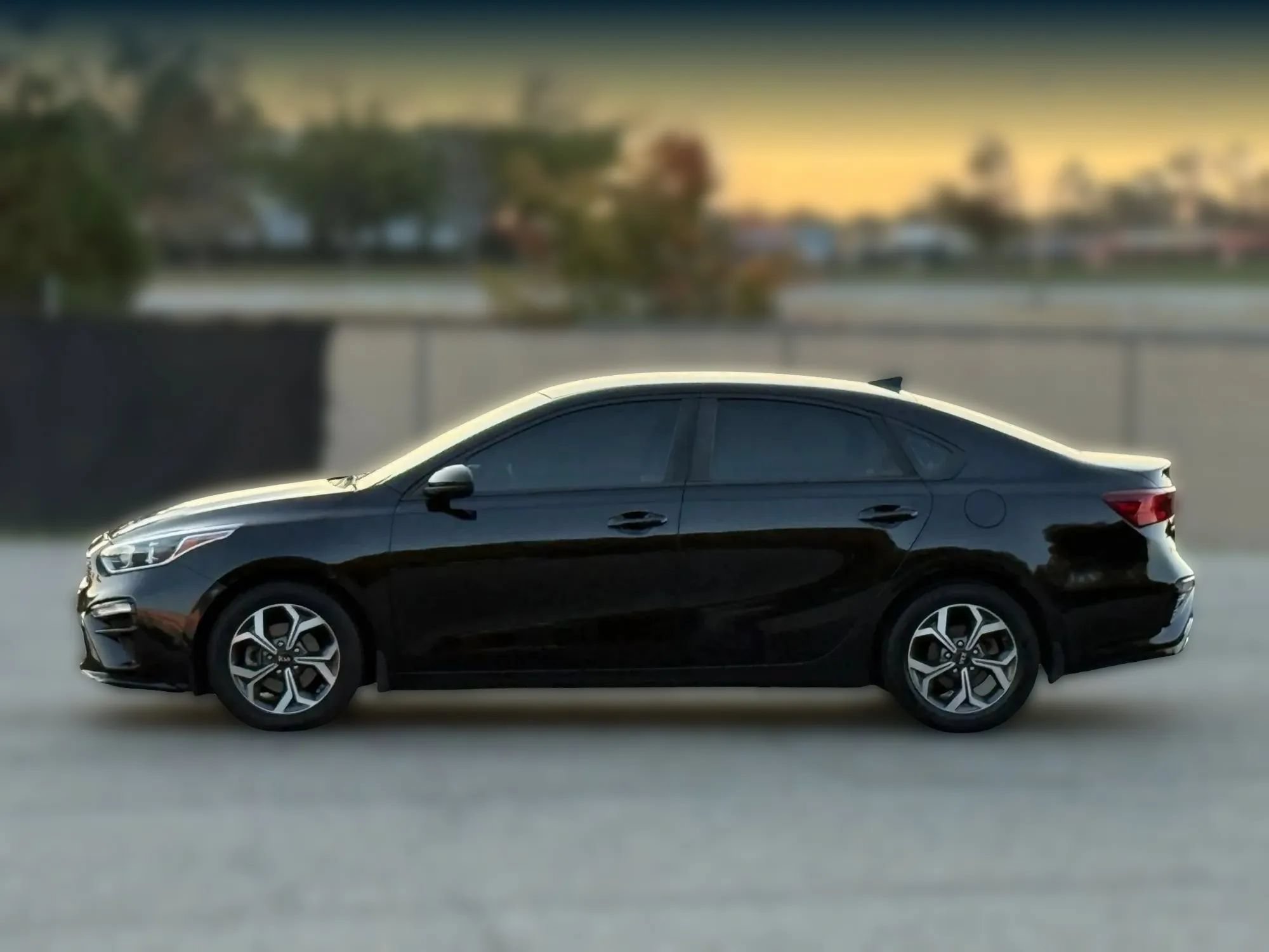 Used 2020 Kia Forte LXS FWD image 8