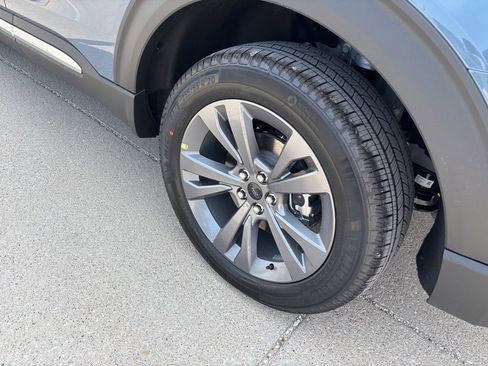 New 2025 Ford Explorer Active w/ Active Comfort Package image 7