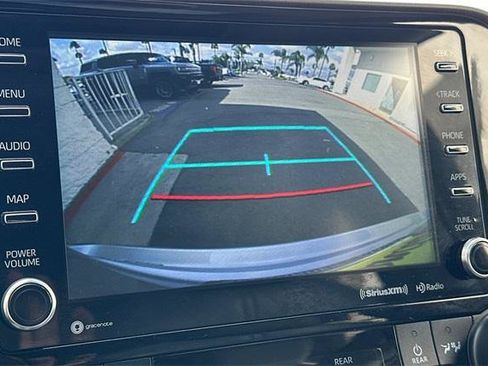 Used 2022 Toyota Highlander XLE image 21