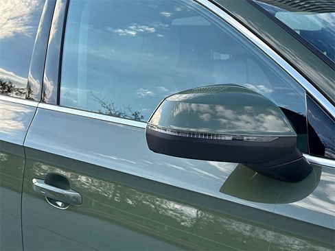 Used 2024 Audi Q5 e Premium image 9