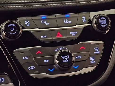 New 2026 Chrysler Pacifica Select image 21