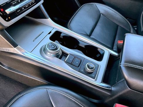 Used 2024 Ford Explorer XLT w/ Equipment Group 202A image 15