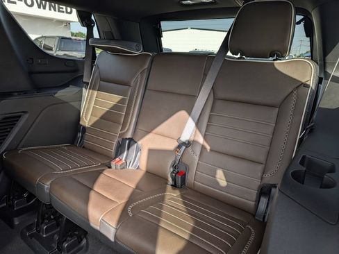 New 2025 GMC Yukon Denali Ultimate AWD/4WD image 29