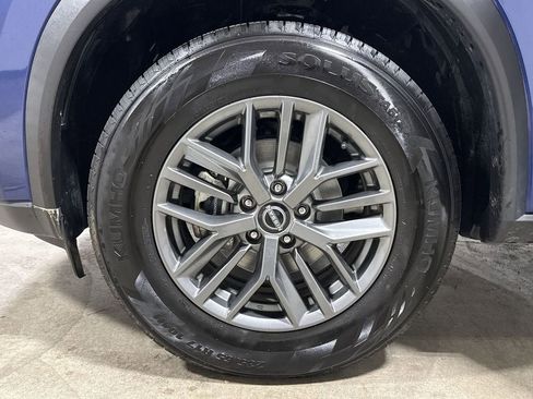 Used 2023 Nissan Rogue S image 26