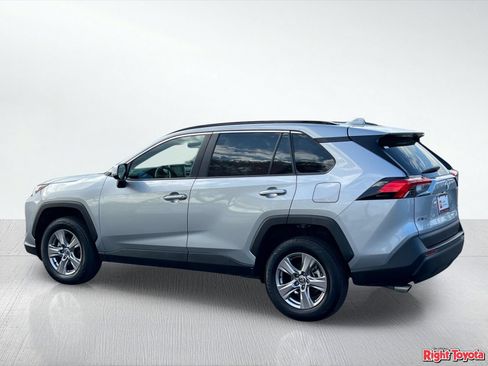 Certified 2025 Toyota RAV4 XLE FWD image 5