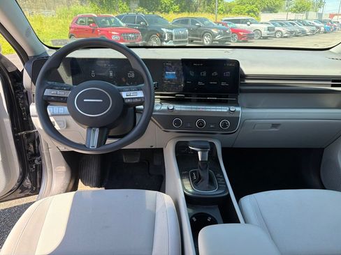Certified 2025 Hyundai Kona SE AWD/4WD image 17