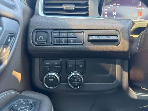 Used 2023 GMC Yukon Denali image 42