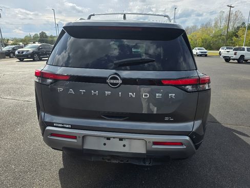 Used 2022 Nissan Pathfinder SL w/ SL Premium Package FWD image 4