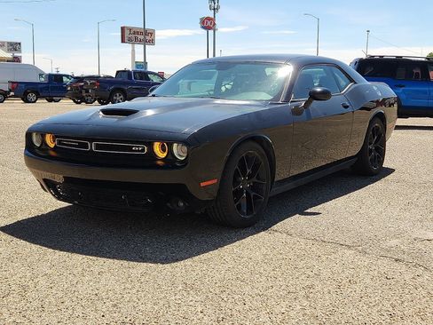 Used 2022 Dodge Challenger GT RWD image 1