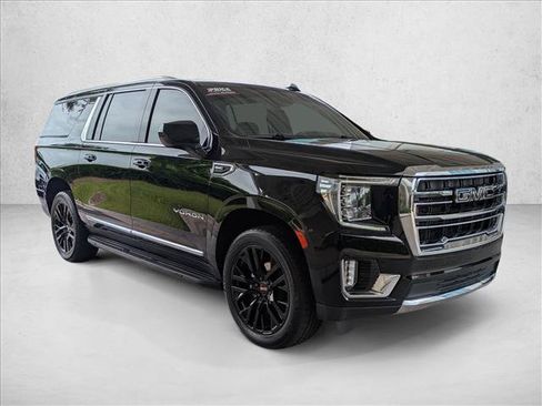 Used 2023 GMC Yukon XL SLT RWD image 3