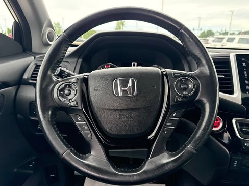 Used 2018 Honda Pilot Touring image 13