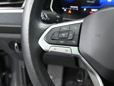 Used 2024 Volkswagen Jetta SE image 40