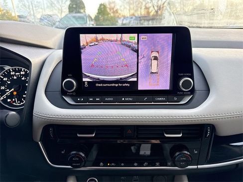 Used 2023 Nissan Rogue SL image 30