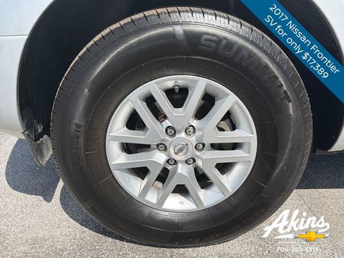 Used 2017 Nissan Frontier SV w/ SV Value Truck Package RWD image 11