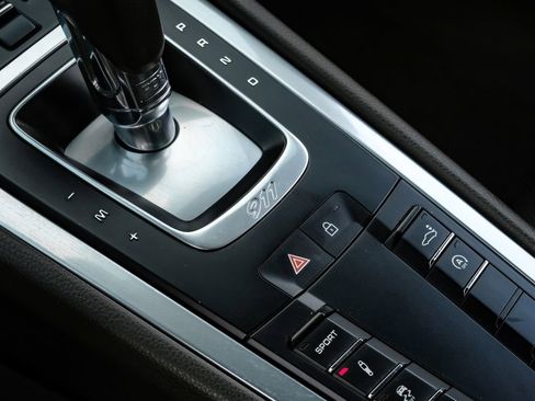Used 2019 Porsche 911 Carrera RWD image 22