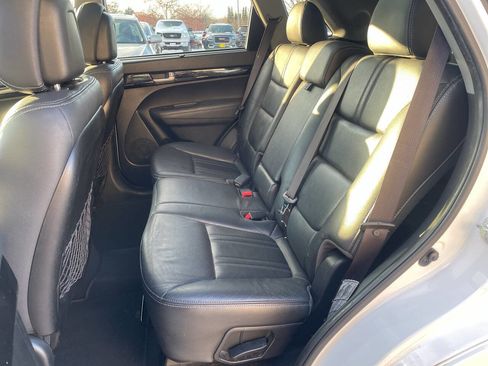 Used 2015 Kia Sorento SX image 17