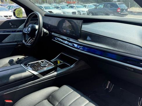 Used 2023 BMW 760i xDrive w/ Executive Package AWD/4WD image 17