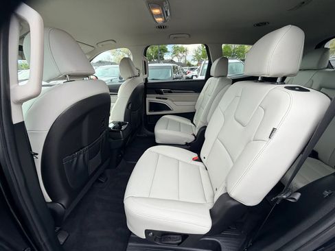 Used 2024 Kia Telluride S AWD/4WD image 15
