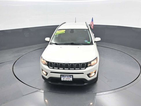 Used 2017 Jeep Compass Latitude w/ Popular Equipment Group AWD/4WD image 37