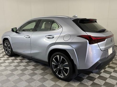 Used 2023 Lexus UX 250h FWD w/ Accessory Package (Z2) image 4