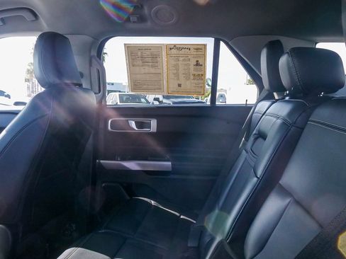 Used 2022 Ford Explorer XLT w/ Equipment Group 202A image 15