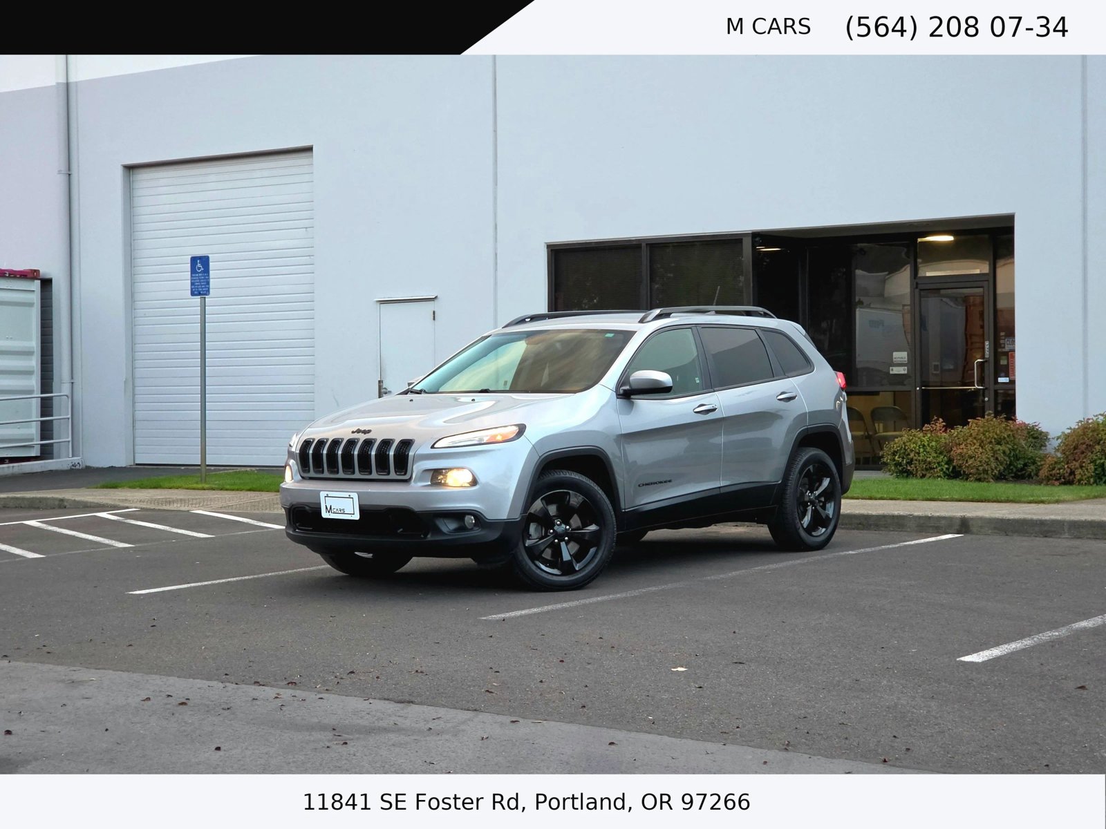 Used 2016 Jeep Cherokee Latitude w/ Comfort/Convenience Group AWD/4WD image 1