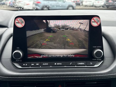 Used 2024 Nissan Rogue S image 25