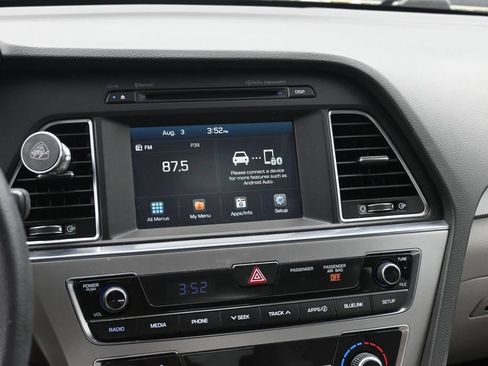 Used 2016 Hyundai Sonata SE FWD image 14