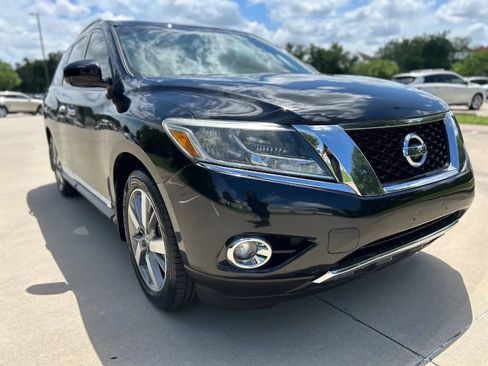 Used 2014 Nissan Pathfinder Platinum w/ Platinum Premium Package FWD image 4