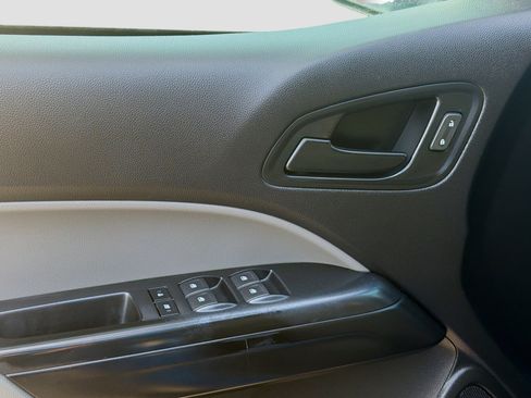 Used 2021 Chevrolet Colorado W/T RWD image 15