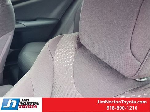 Used 2018 Toyota Prius Two w/ Prius Two Safety Plus Package FWD image 16