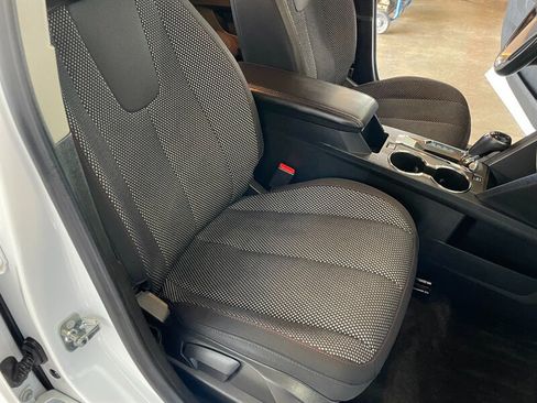 Used 2017 Chevrolet Equinox LT w/ Convenience Package FWD image 17