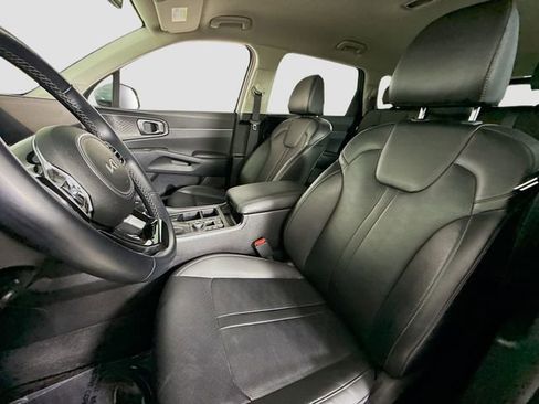 Used 2024 Kia Sorento S image 21