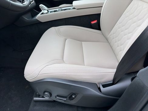 New 2026 Volvo XC90 B6 Plus w/ Protection Package Premier image 12