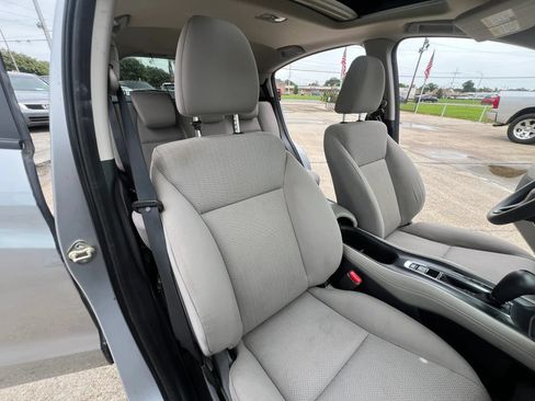 Used 2018 Honda HR-V EX image 26