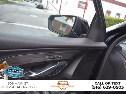 Used 2023 GMC Terrain SLT image 21