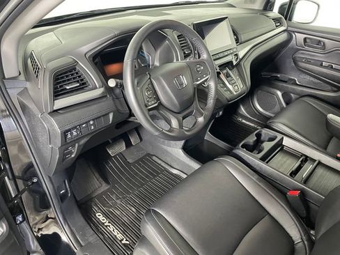 Used 2024 Honda Odyssey EX-L image 3