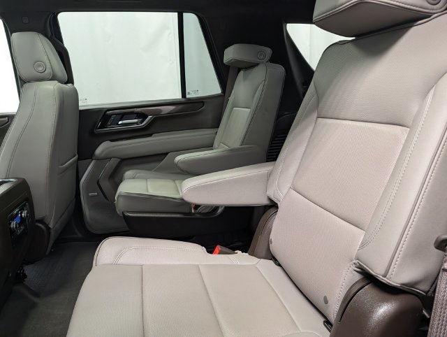 Used 2025 GMC Yukon Elevation w/ Technology Package AWD/4WD image 13