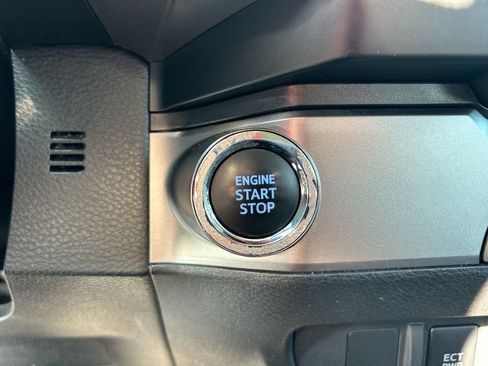 Used 2023 Toyota Tacoma SR5 RWD image 19