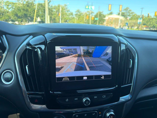 Used 2020 Chevrolet Traverse LT FWD image 16