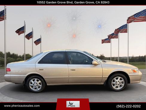 Used 2000 Toyota Camry CE image 11