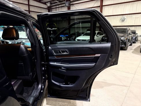 Used 2016 Ford Explorer Limited AWD/4WD image 19