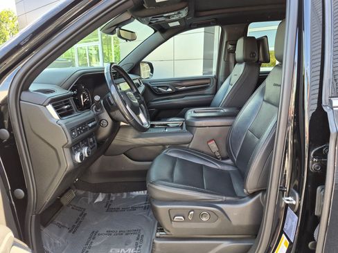 Used 2021 GMC Yukon Denali w/ Denali Premium Package AWD/4WD image 15