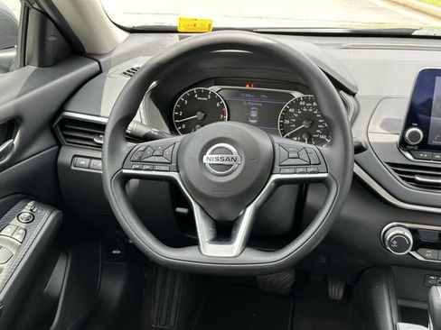 Certified 2022 Nissan Altima 2.5 SV FWD image 24